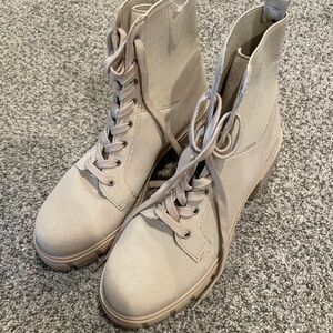 Steve Madden Nanet Women's Cream Lace-Up Ankle Boots